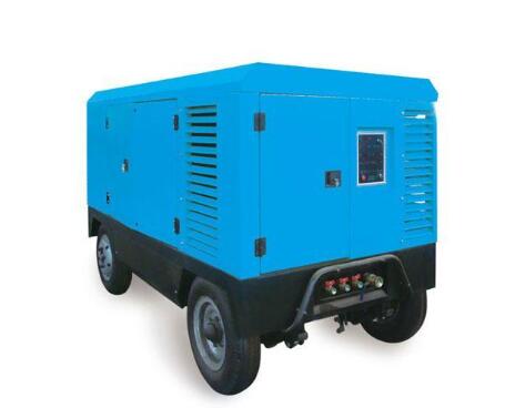 凝結器或一級濾芯促使水和空氣改變方向。